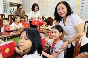 TRAO QUÀ TRUNG THU – LAN TỎA YÊU THƯƠNG