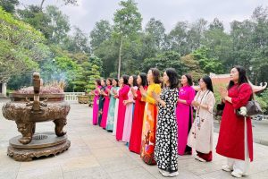 CHI BỘ TRƯỜNG TH TRUNG VĂN TỔ CHỨC SINH HOẠT CHUYÊN ĐỀ “VỀ NGUỒN” TẠI K 9 – ĐÁ CHÔNG – KHU DI TÍCH LỊCH SỬ ĐẶC BIỆT
