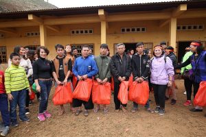 Chương trình từ thiện “Tết ấm Tà Làng”  Tết Mậu Tuất 2018 của trường Tiểu học Trung Văn.