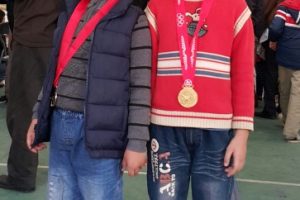 Tin vui! Tiểu học Trung Văn giành được huy chương vàng cấp Thành phố đầu tiên của giải cờ tướng học sinh thành phố 2015