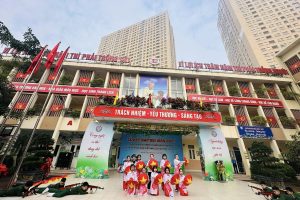 HOẠT ĐỘNG CHÀO MỪNG 81 NĂM NGÀY QUÂN ĐỘI NHÂN DÂN VIỆT NAM (22/12/1944 – 22/12/2025)-LỄ KẾT NẠP ĐỘI VIÊN ĐỢT 1 – NĂM HỌC 2025–2026